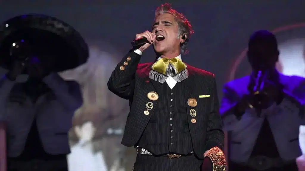 Alejandro Fernández anuncia concierto en Querétaro
